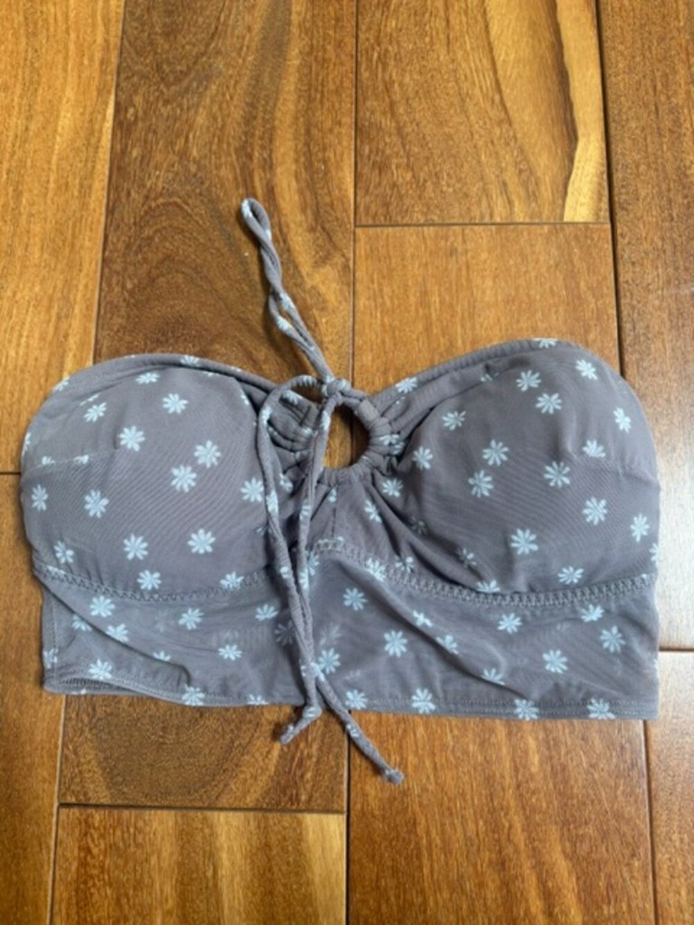 Gilly Hicks knock off convertible mesh daisy bralette.